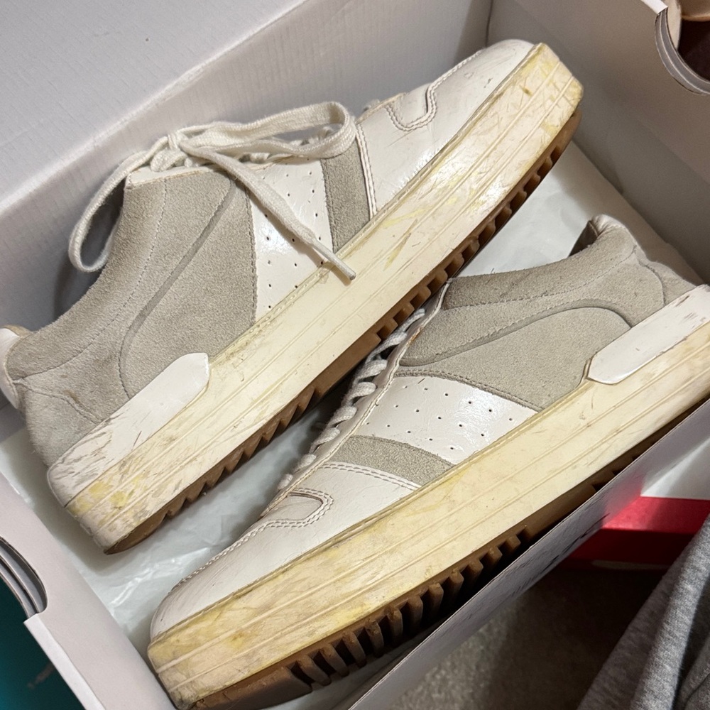 Zara Low-Top Sneakers in Off-White and Light Beige